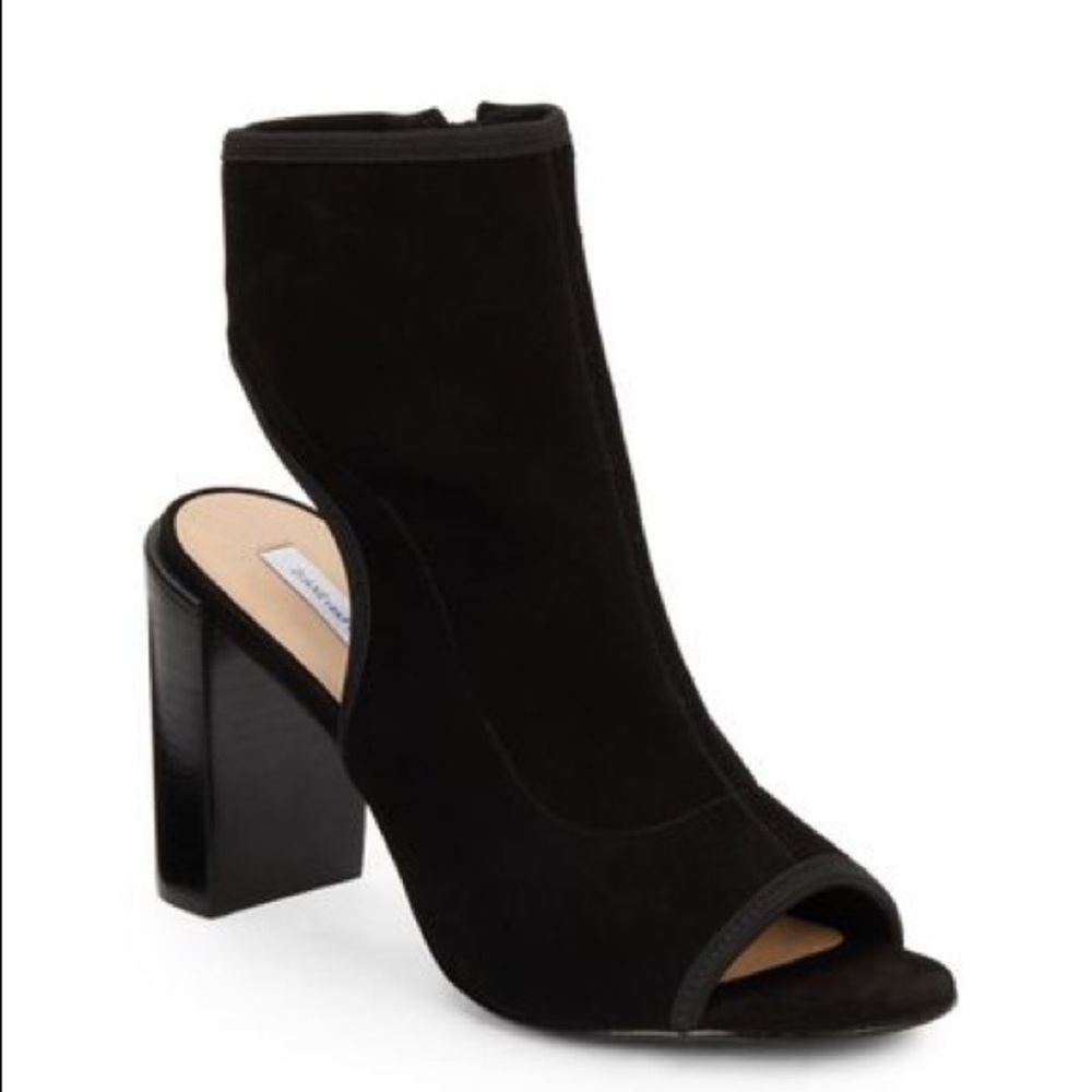 Black suede peep toe booties 🖤